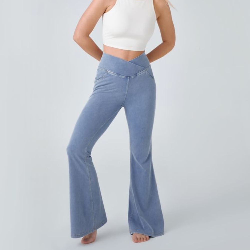 NEW Halara Flex High Waisted Crossover Pocket Cool Touch Washed Casual Jeans - S